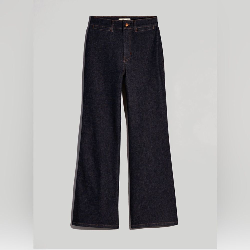 Madewell 11’ High-Rise Flare In Durland Wash View 5